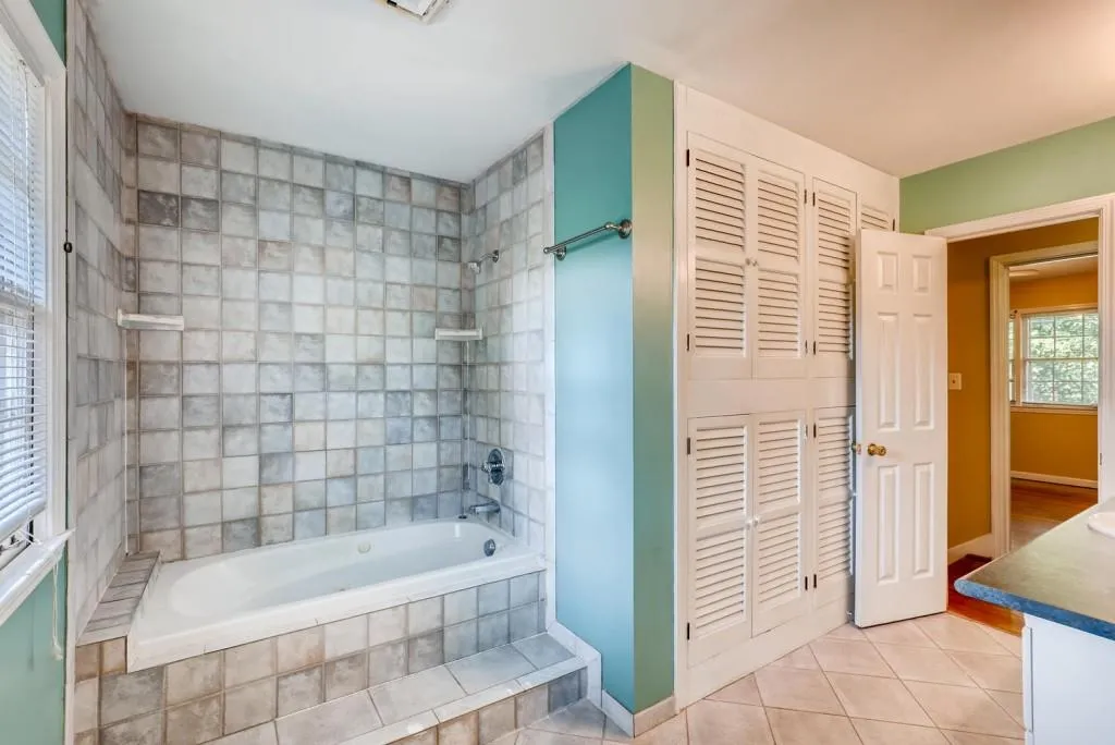 6635 Brandon Mill Road, Sandy Springs, Georgia 30328, 4 Bedrooms Bedrooms, ,3 BathroomsBathrooms,Residential,Sold,6635 Brandon Mill Road,6625544