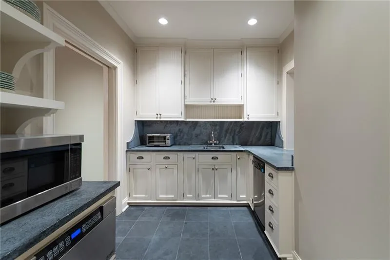 Terrace level kitchen