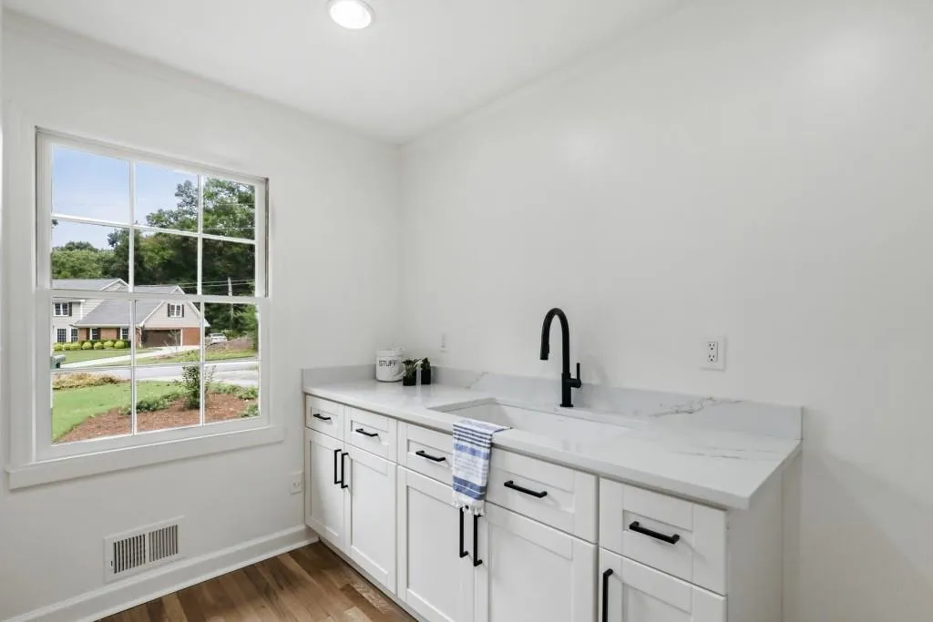 535 Wyncourtney Drive, Sandy Springs, Georgia 30328, 6 Bedrooms Bedrooms, ,3 BathroomsBathrooms,Residential,Sold,535 Wyncourtney Drive,6948201