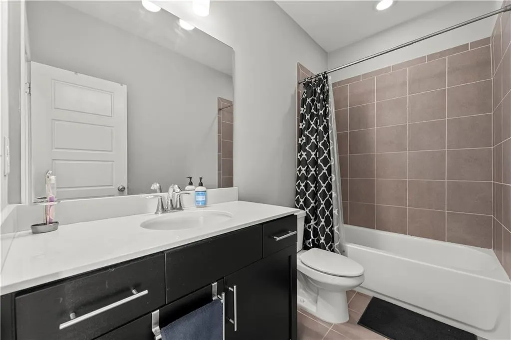 2091 Garrison Way Nw, Atlanta, Georgia 30318, 3 Bedrooms Bedrooms, ,3 BathroomsBathrooms,Residential,For Sale,2091 Garrison Way Nw,7645355