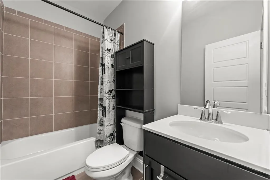 2091 Garrison Way Nw, Atlanta, Georgia 30318, 3 Bedrooms Bedrooms, ,3 BathroomsBathrooms,Residential,For Sale,2091 Garrison Way Nw,7645355