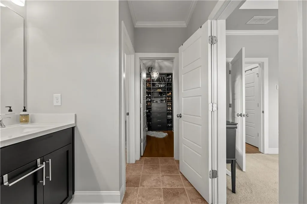 2091 Garrison Way Nw, Atlanta, Georgia 30318, 3 Bedrooms Bedrooms, ,3 BathroomsBathrooms,Residential,For Sale,2091 Garrison Way Nw,7645355