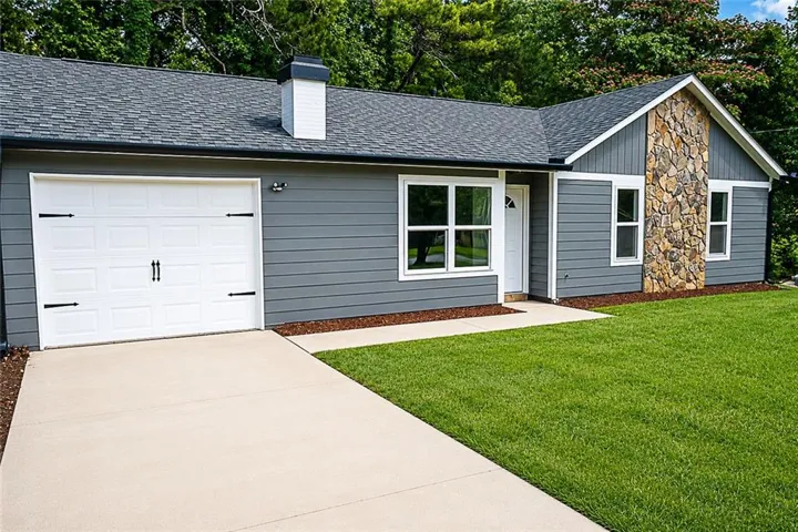 1818 Petite Lane, Lithonia, Georgia 30058
