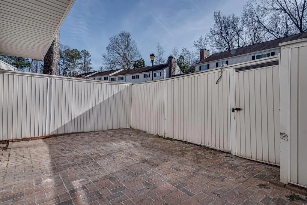 7310 Cardigan Circle, Sandy Springs, Georgia 30328, 3 Bedrooms Bedrooms, ,2 BathroomsBathrooms,Residential,Sold,7310 Cardigan Circle,6682065