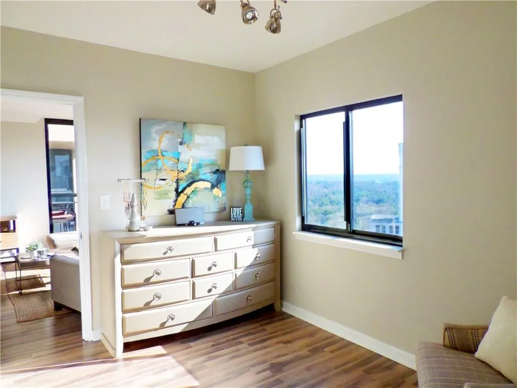 3481 Lakeside Drive Ne Unit 3006, Atlanta, Georgia 30326, 2 Bedrooms Bedrooms, ,2 BathroomsBathrooms,Residential,Sold,3481 Lakeside Drive Ne Unit 3006,5792803