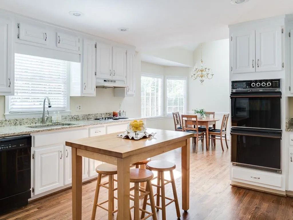 6840 Lisa Lane, Atlanta, Georgia 30338, 4 Bedrooms Bedrooms, ,3 BathroomsBathrooms,Residential,Sold,6840 Lisa Lane,5669205