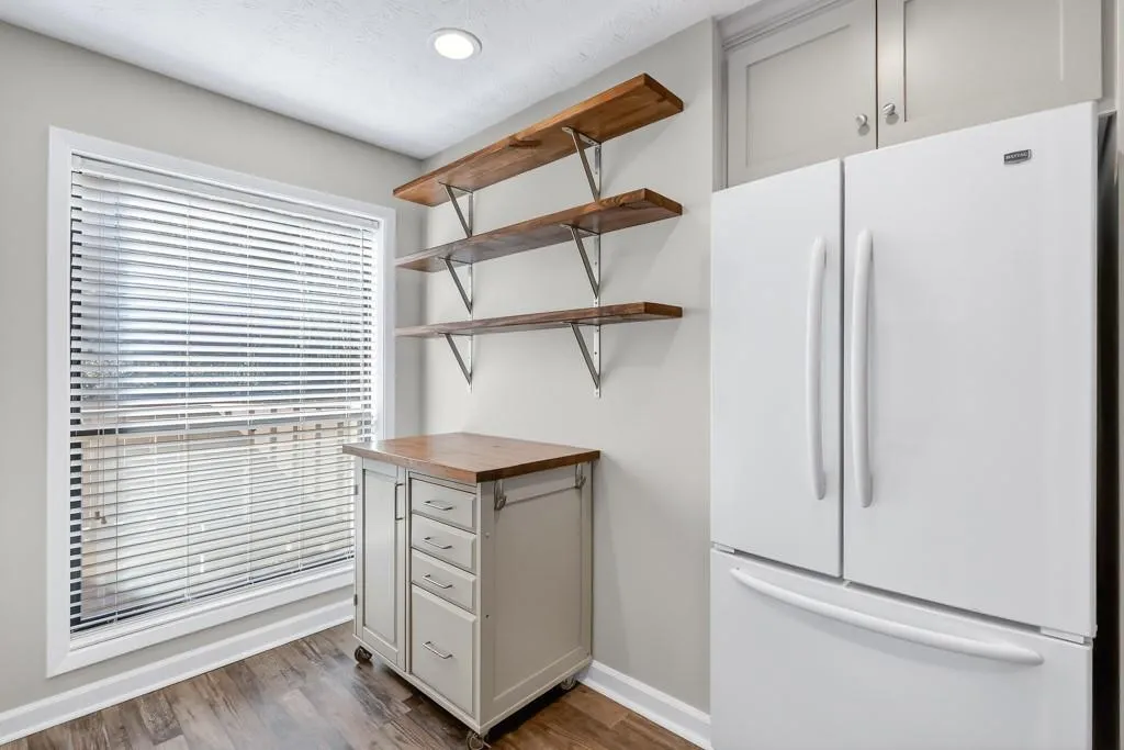 903 Woodcliff Drive, Atlanta, Georgia 30350, 2 Bedrooms Bedrooms, ,2 BathroomsBathrooms,Residential,For Sale,903 Woodcliff Drive,7725464