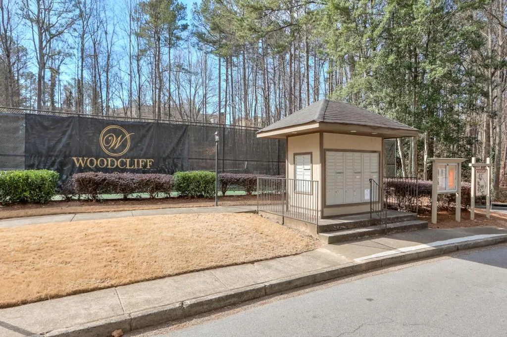 903 Woodcliff Drive, Atlanta, Georgia 30350, 2 Bedrooms Bedrooms, ,2 BathroomsBathrooms,Residential,For Sale,903 Woodcliff Drive,7725464