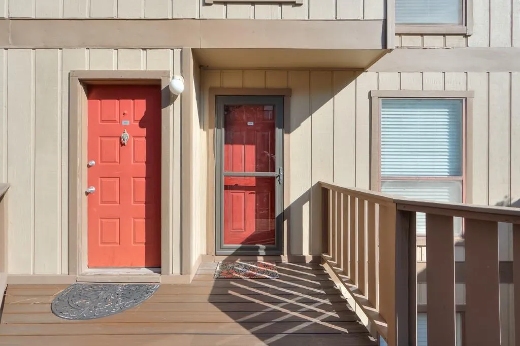 903 Woodcliff Drive, Atlanta, Georgia 30350, 2 Bedrooms Bedrooms, ,2 BathroomsBathrooms,Residential,For Sale,903 Woodcliff Drive,7725464