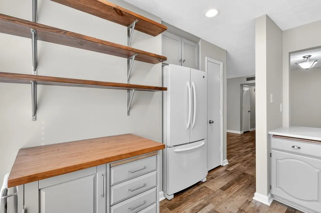 903 Woodcliff Drive, Atlanta, Georgia 30350, 2 Bedrooms Bedrooms, ,2 BathroomsBathrooms,Residential,For Sale,903 Woodcliff Drive,7725464