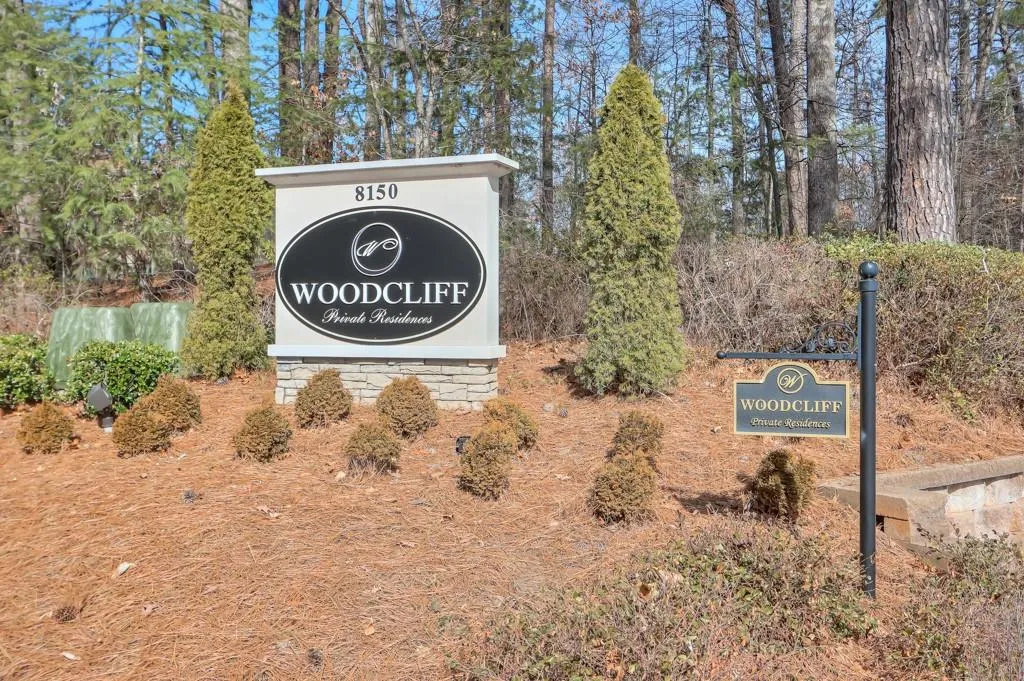 903 Woodcliff Drive, Atlanta, Georgia 30350, 2 Bedrooms Bedrooms, ,2 BathroomsBathrooms,Residential,For Sale,903 Woodcliff Drive,7725464