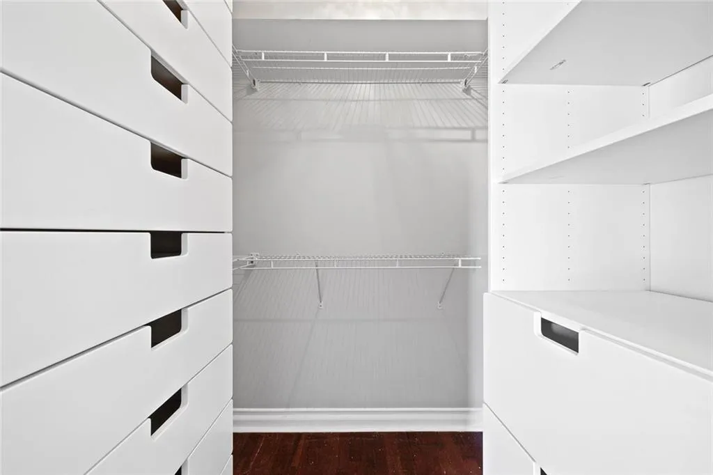 1 Biscayne Drive Nw Unit 803, Atlanta, Georgia 30309, 2 Bedrooms Bedrooms, ,2 BathroomsBathrooms,Residential,For Sale,1 Biscayne Drive Nw Unit 803,7613615