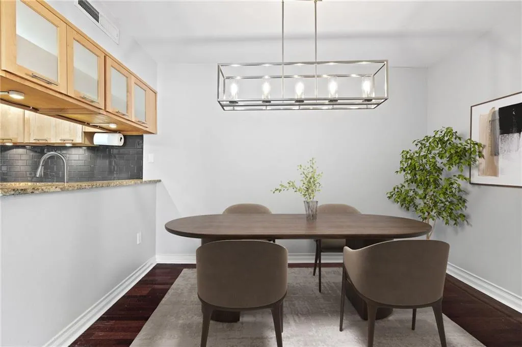 1 Biscayne Drive Nw Unit 803, Atlanta, Georgia 30309, 2 Bedrooms Bedrooms, ,2 BathroomsBathrooms,Residential,For Sale,1 Biscayne Drive Nw Unit 803,7613615