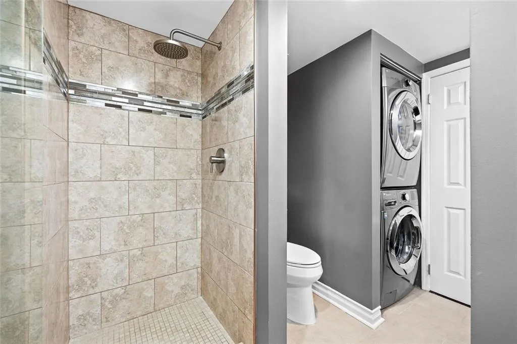 1 Biscayne Drive Nw Unit 803, Atlanta, Georgia 30309, 2 Bedrooms Bedrooms, ,2 BathroomsBathrooms,Residential,For Sale,1 Biscayne Drive Nw Unit 803,7613615