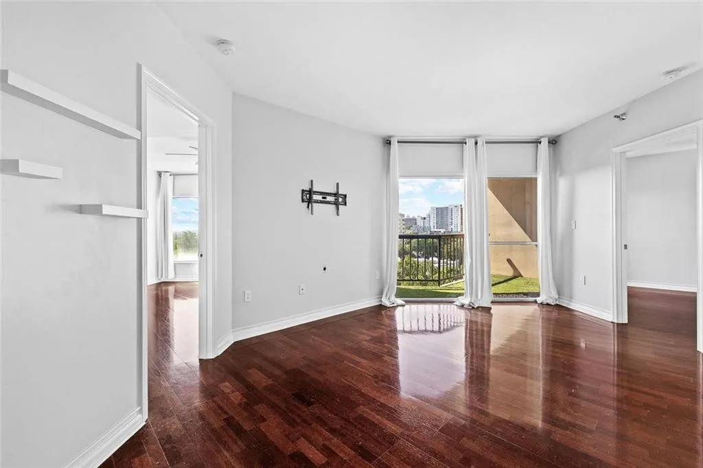 1 Biscayne Drive Nw Unit 803, Atlanta, Georgia 30309, 2 Bedrooms Bedrooms, ,2 BathroomsBathrooms,Residential,For Sale,1 Biscayne Drive Nw Unit 803,7613615