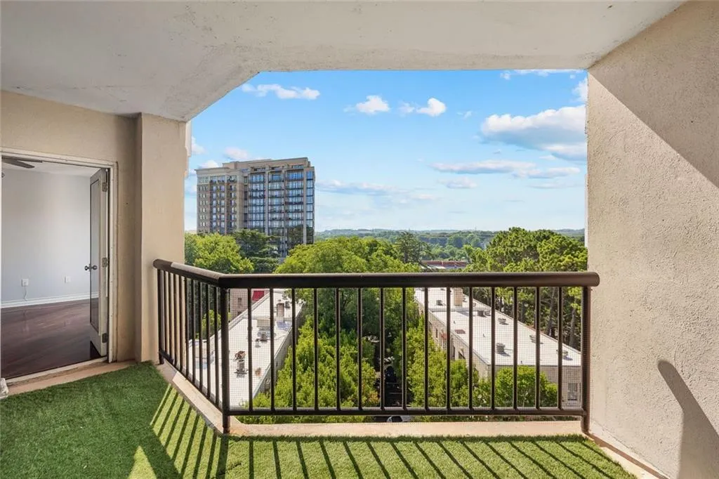 1 Biscayne Drive Nw Unit 803, Atlanta, Georgia 30309, 2 Bedrooms Bedrooms, ,2 BathroomsBathrooms,Residential,For Sale,1 Biscayne Drive Nw Unit 803,7613615