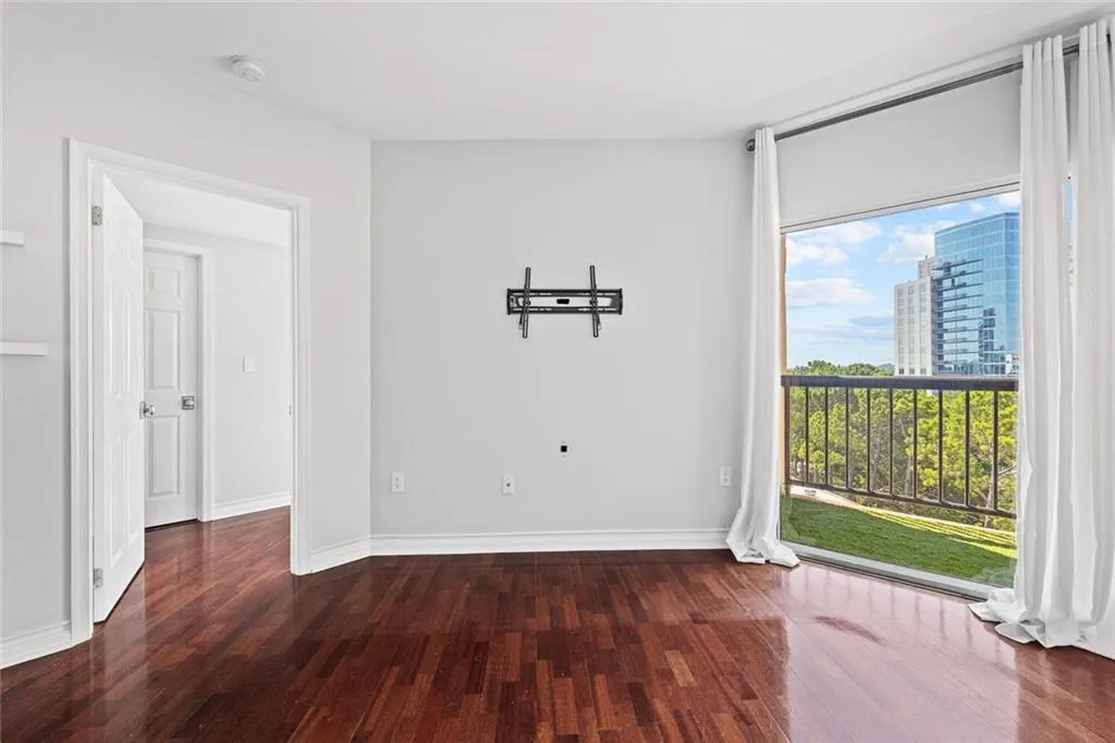 1 Biscayne Drive Nw Unit 803, Atlanta, Georgia 30309, 2 Bedrooms Bedrooms, ,2 BathroomsBathrooms,Residential,For Sale,1 Biscayne Drive Nw Unit 803,7613615