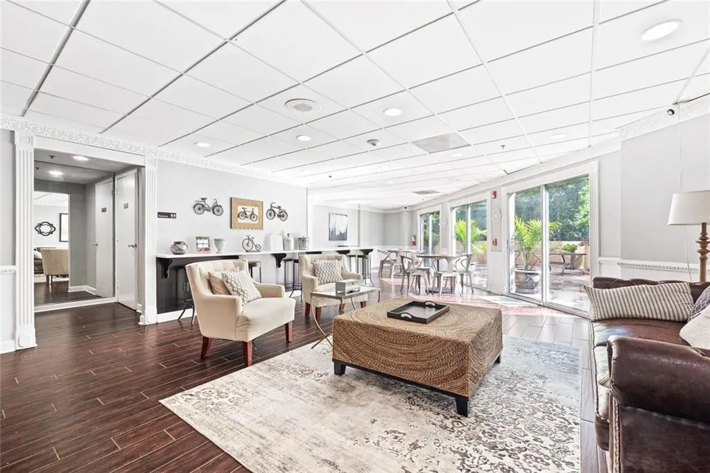 1 Biscayne Drive Nw Unit 803, Atlanta, Georgia 30309, 2 Bedrooms Bedrooms, ,2 BathroomsBathrooms,Residential,For Sale,1 Biscayne Drive Nw Unit 803,7613615