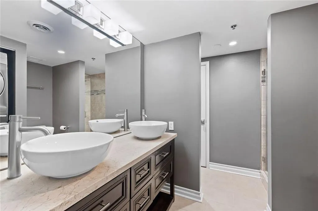 1 Biscayne Drive Nw Unit 803, Atlanta, Georgia 30309, 2 Bedrooms Bedrooms, ,2 BathroomsBathrooms,Residential,For Sale,1 Biscayne Drive Nw Unit 803,7613615