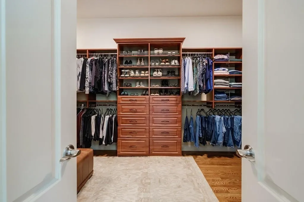 3905 Dahlwiny Court, Sandy Springs, Georgia 30350, 6 Bedrooms Bedrooms, ,6 BathroomsBathrooms,Residential,Sold,3905 Dahlwiny Court,7195534 3905 Dahlwiny Court, Sandy Springs, Georgia 30350, 6 Bedrooms Bedrooms, ,6 BathroomsBathrooms,Residential,Sold,3905 Dahlwiny Court,7195534