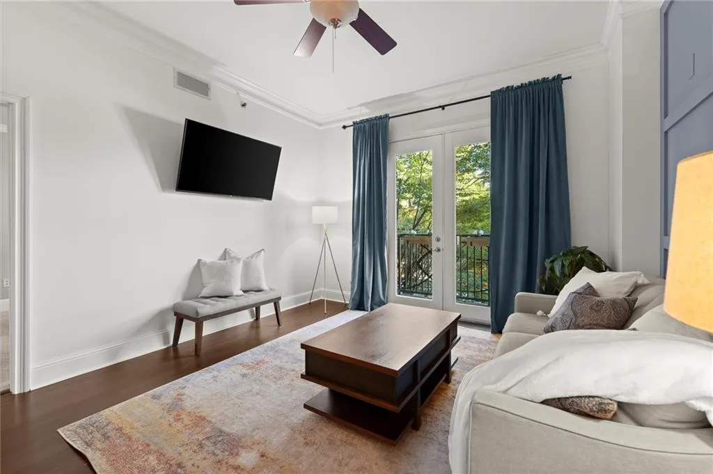 2277 Peachtree Road Ne Unit 302, Atlanta, Georgia 30309, 2 Bedrooms Bedrooms, ,2 BathroomsBathrooms,Residential,For Sale,2277 Peachtree Road Ne Unit 302,7589761