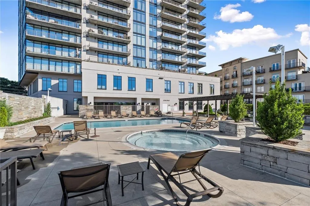 2277 Peachtree Road Ne Unit 302, Atlanta, Georgia 30309, 2 Bedrooms Bedrooms, ,2 BathroomsBathrooms,Residential,For Sale,2277 Peachtree Road Ne Unit 302,7589761