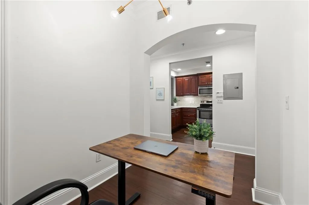 2277 Peachtree Road Ne Unit 302, Atlanta, Georgia 30309, 2 Bedrooms Bedrooms, ,2 BathroomsBathrooms,Residential,For Sale,2277 Peachtree Road Ne Unit 302,7589761