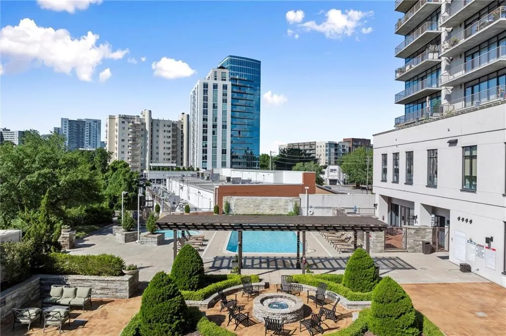 2277 Peachtree Road Ne Unit 302, Atlanta, Georgia 30309, 2 Bedrooms Bedrooms, ,2 BathroomsBathrooms,Residential,For Sale,2277 Peachtree Road Ne Unit 302,7589761