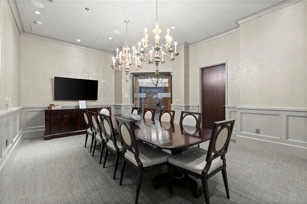 2277 Peachtree Road Ne Unit 302, Atlanta, Georgia 30309, 2 Bedrooms Bedrooms, ,2 BathroomsBathrooms,Residential,For Sale,2277 Peachtree Road Ne Unit 302,7589761