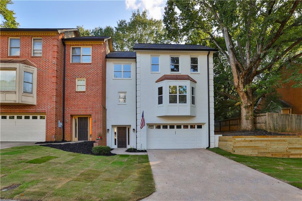 285 Dunwoody Creek Circle, Sandy Springs, Georgia 30350, 4 Bedrooms Bedrooms, ,3 BathroomsBathrooms,Residential,Sold,285 Dunwoody Creek Circle,7271220