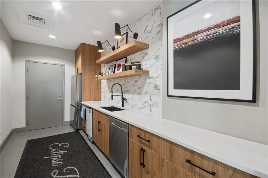 250 Pharr Road Ne Unit 1716, Atlanta, Georgia 30305, 1 Bedroom Bedrooms, 0 ,1 BathroomBathrooms,Residential,For Sale,250 Pharr Road Ne Unit 1716,7752402