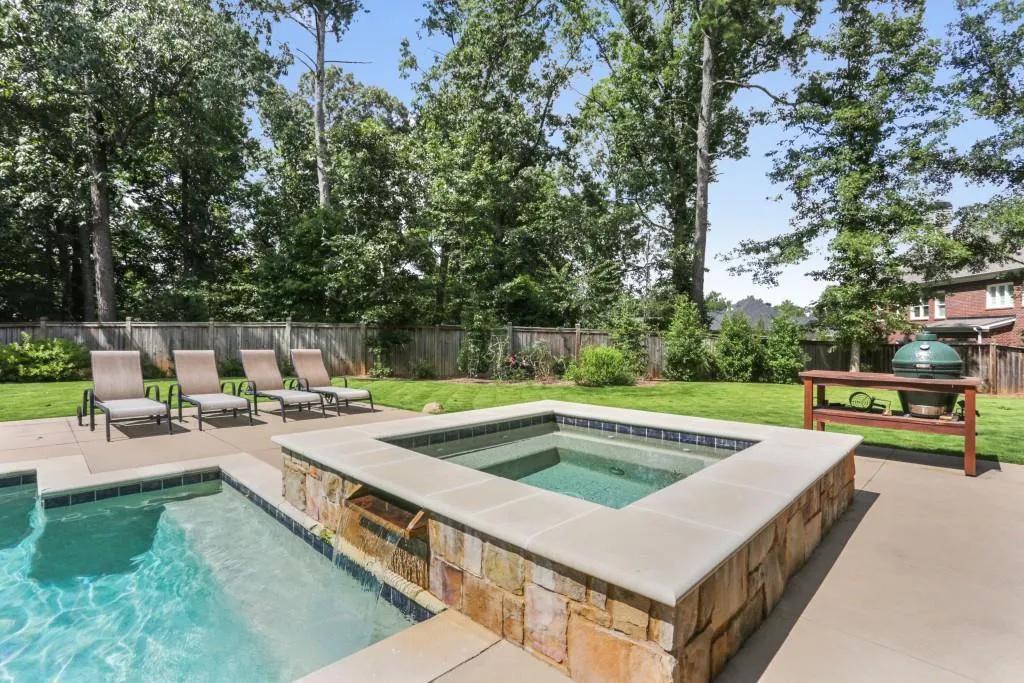 5370 High Point Manor, Atlanta, Georgia 30342, 6 Bedrooms Bedrooms, ,7 BathroomsBathrooms,Residential,Sold,5370 High Point Manor,6069784