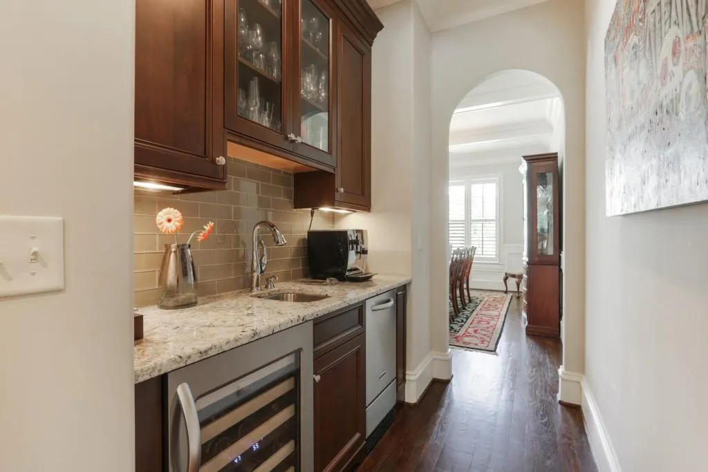5370 High Point Manor, Atlanta, Georgia 30342, 6 Bedrooms Bedrooms, ,7 BathroomsBathrooms,Residential,Sold,5370 High Point Manor,6069784