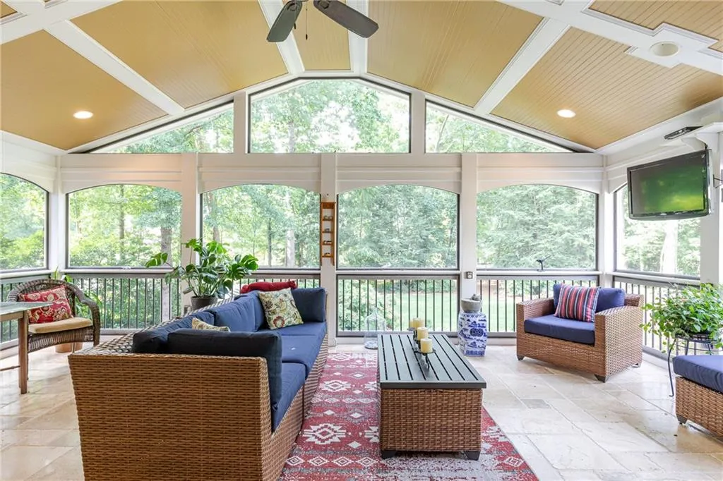 5760 Long Grove Drive, Atlanta, Georgia 30328, 5 Bedrooms Bedrooms, ,4 BathroomsBathrooms,Residential,Sold,5760 Long Grove Drive,6744416