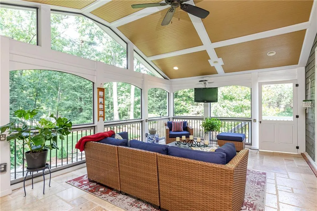 5760 Long Grove Drive, Atlanta, Georgia 30328, 5 Bedrooms Bedrooms, ,4 BathroomsBathrooms,Residential,Sold,5760 Long Grove Drive,6744416