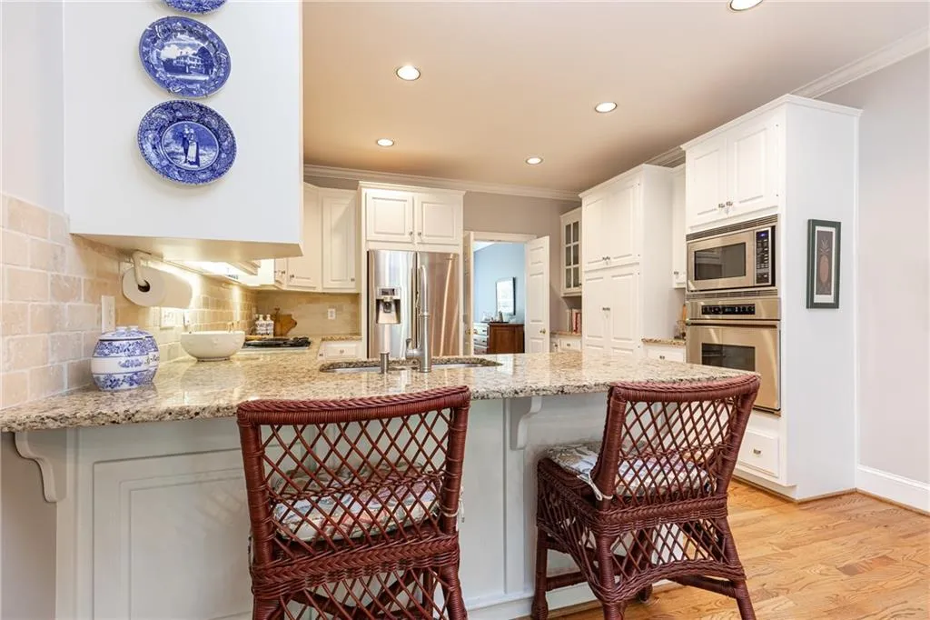 5760 Long Grove Drive, Atlanta, Georgia 30328, 5 Bedrooms Bedrooms, ,4 BathroomsBathrooms,Residential,Sold,5760 Long Grove Drive,6744416