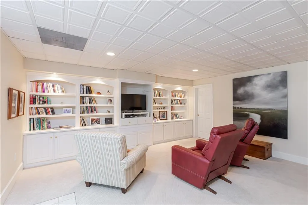 5760 Long Grove Drive, Atlanta, Georgia 30328, 5 Bedrooms Bedrooms, ,4 BathroomsBathrooms,Residential,Sold,5760 Long Grove Drive,6744416