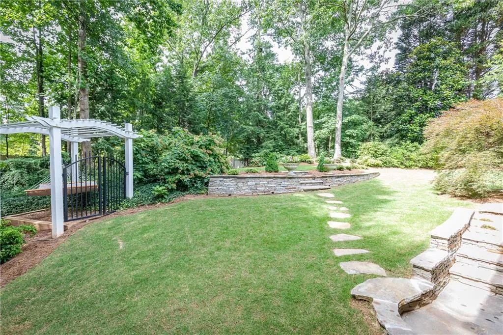 5760 Long Grove Drive, Atlanta, Georgia 30328, 5 Bedrooms Bedrooms, ,4 BathroomsBathrooms,Residential,Sold,5760 Long Grove Drive,6744416