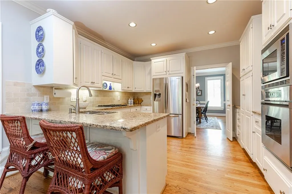 5760 Long Grove Drive, Atlanta, Georgia 30328, 5 Bedrooms Bedrooms, ,4 BathroomsBathrooms,Residential,Sold,5760 Long Grove Drive,6744416