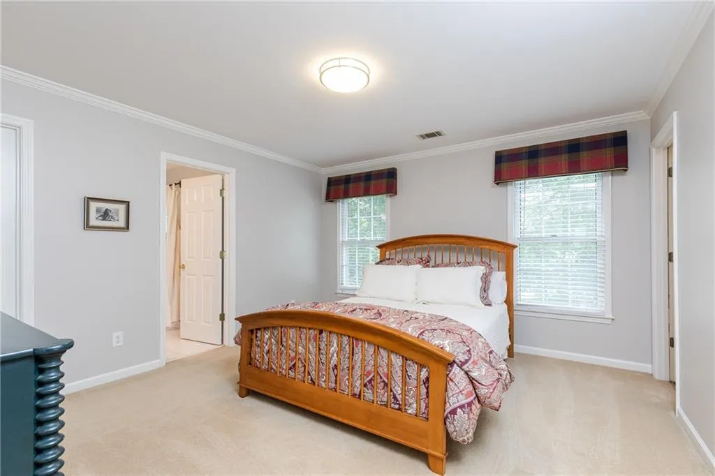 5760 Long Grove Drive, Atlanta, Georgia 30328, 5 Bedrooms Bedrooms, ,4 BathroomsBathrooms,Residential,Sold,5760 Long Grove Drive,6744416