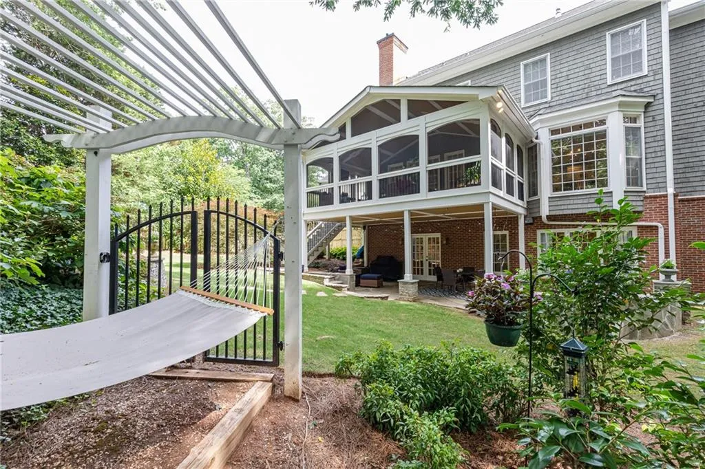 5760 Long Grove Drive, Atlanta, Georgia 30328, 5 Bedrooms Bedrooms, ,4 BathroomsBathrooms,Residential,Sold,5760 Long Grove Drive,6744416