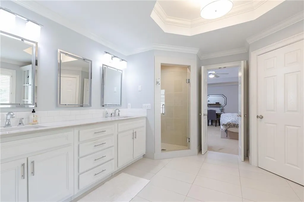 5760 Long Grove Drive, Atlanta, Georgia 30328, 5 Bedrooms Bedrooms, ,4 BathroomsBathrooms,Residential,Sold,5760 Long Grove Drive,6744416