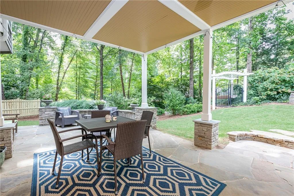 5760 Long Grove Drive, Atlanta, Georgia 30328, 5 Bedrooms Bedrooms, ,4 BathroomsBathrooms,Residential,Sold,5760 Long Grove Drive,6744416