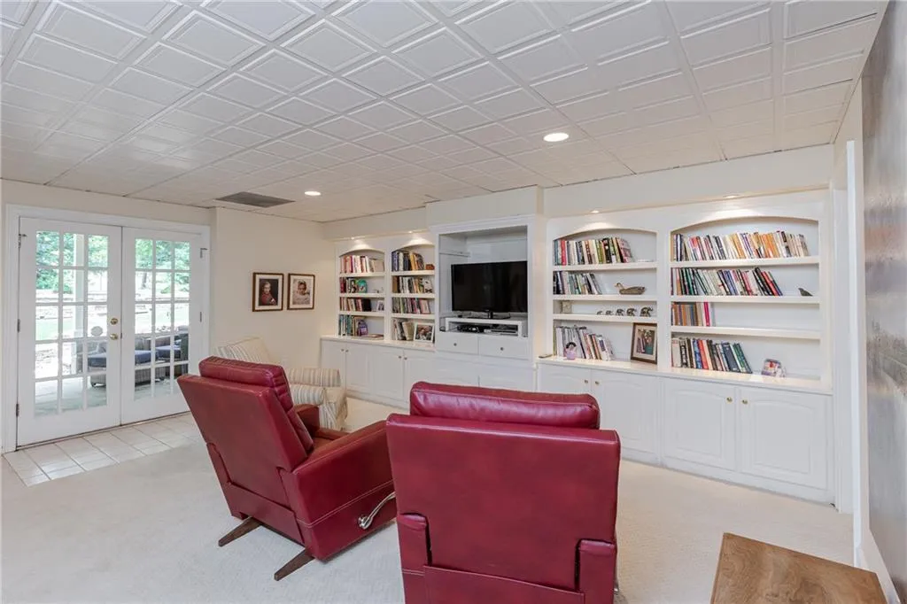 5760 Long Grove Drive, Atlanta, Georgia 30328, 5 Bedrooms Bedrooms, ,4 BathroomsBathrooms,Residential,Sold,5760 Long Grove Drive,6744416