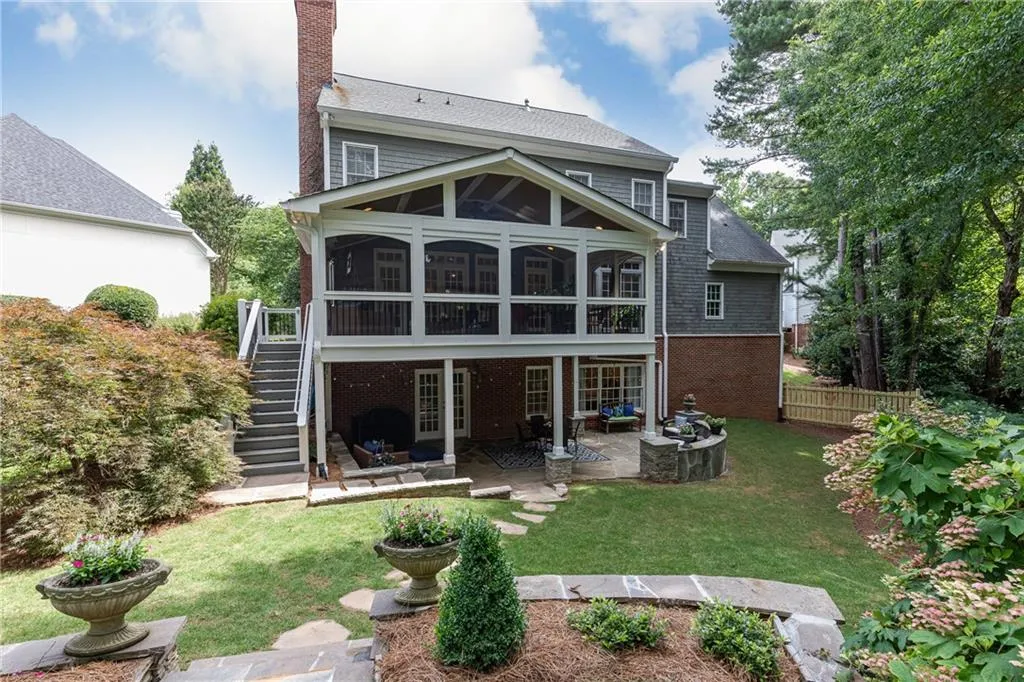 5760 Long Grove Drive, Atlanta, Georgia 30328, 5 Bedrooms Bedrooms, ,4 BathroomsBathrooms,Residential,Sold,5760 Long Grove Drive,6744416