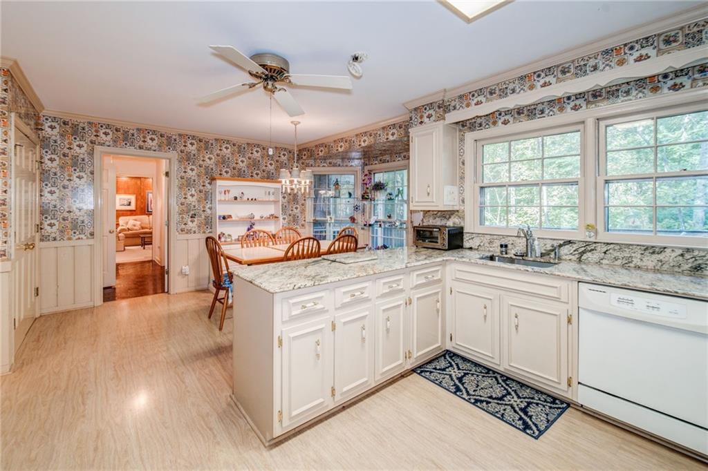 6050 BLACKWATER Trail, Atlanta, Georgia 30328, 4 Bedrooms Bedrooms, ,2 BathroomsBathrooms,Residential,Sold,6050 BLACKWATER Trail,7290552