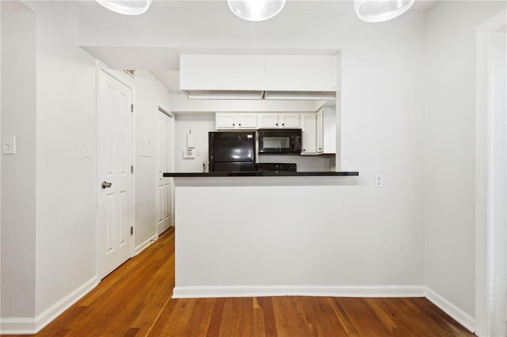 6940 Roswell Road Unit 10D, Atlanta, Georgia 30328, 2 Bedrooms Bedrooms, ,1 BathroomBathrooms,Residential,Sold,6940 Roswell Road Unit 10D,7263134