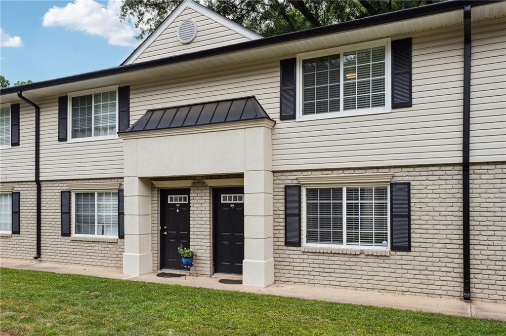 6940 Roswell Road Unit 10D, Atlanta, Georgia 30328, 2 Bedrooms Bedrooms, ,1 BathroomBathrooms,Residential,Sold,6940 Roswell Road Unit 10D,7263134