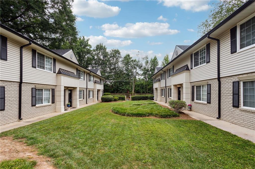 6940 Roswell Road Unit 10D, Atlanta, Georgia 30328, 2 Bedrooms Bedrooms, ,1 BathroomBathrooms,Residential,Sold,6940 Roswell Road Unit 10D,7263134