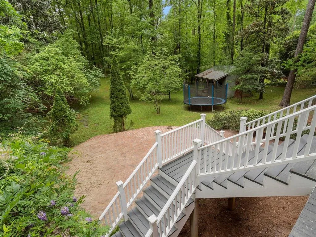5230 Northside Drive Nw, Atlanta, Georgia 30327, 5 Bedrooms Bedrooms, ,3 BathroomsBathrooms,Residential,Sold,5230 Northside Drive Nw,7380303